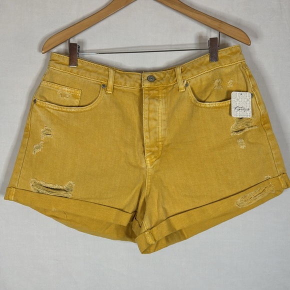 NWT! Free People CRVY Anytime Anywhere Denim Shorts in Sultana - Picture 2 of 8